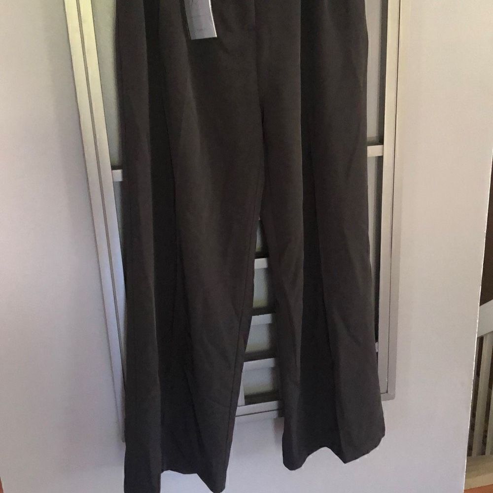 NWT Funyyzo Black wide leg pants pleated front. Size L. - Picture 6 of 7